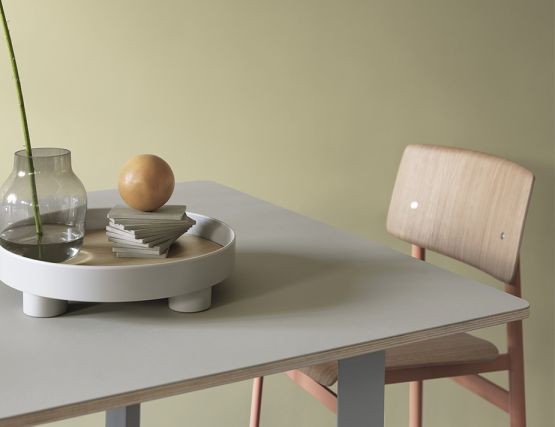 70 70 Base_0028_Loft Chair Platform Tray Silent Vase