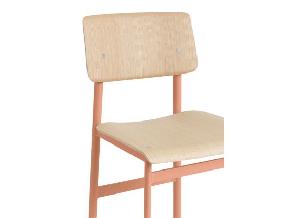 Loft Stool_0003_Loft Bar Stool Detail Dusty Rose Oak Muuto 5000x5000 Hi Res