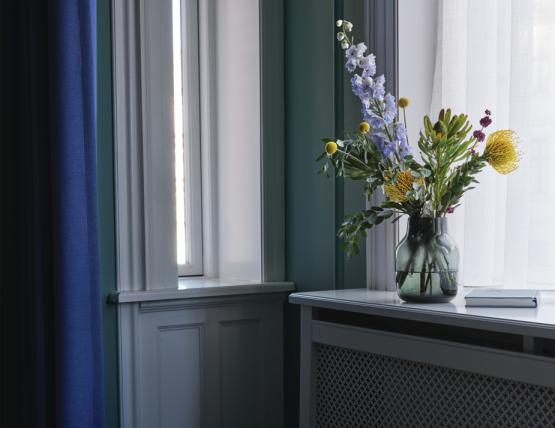 Silent Vase Large 13